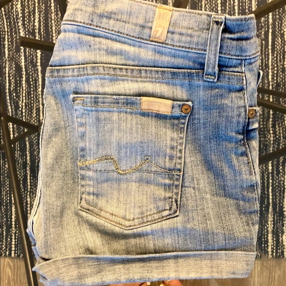 7 for all mankind shorts - Picture 2 of 4